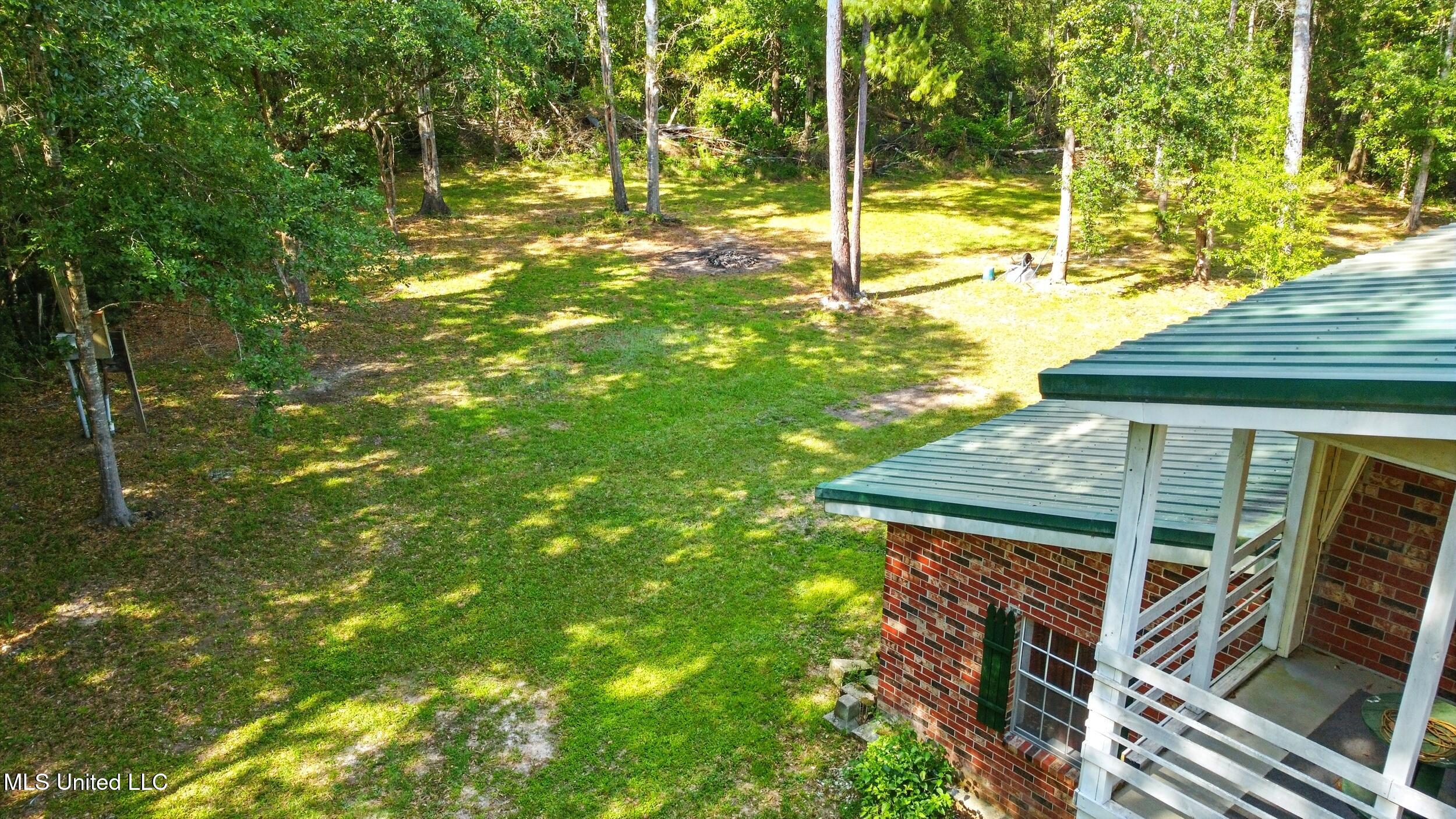 18 Shamrock Lane, Carriere, Mississippi image 7