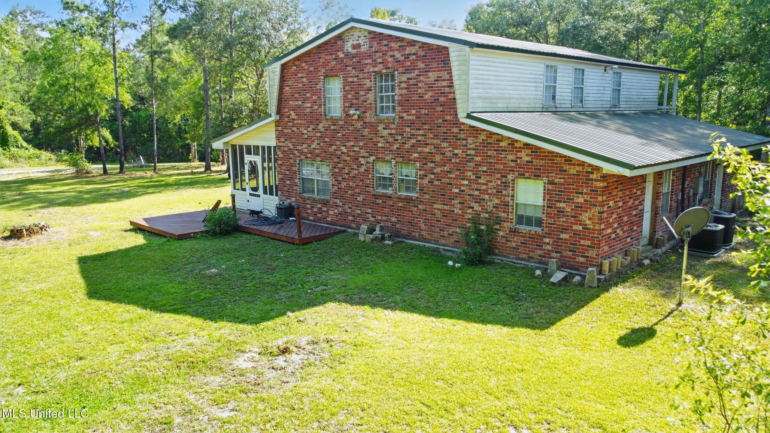 18 Shamrock Lane, Carriere, Mississippi image 5