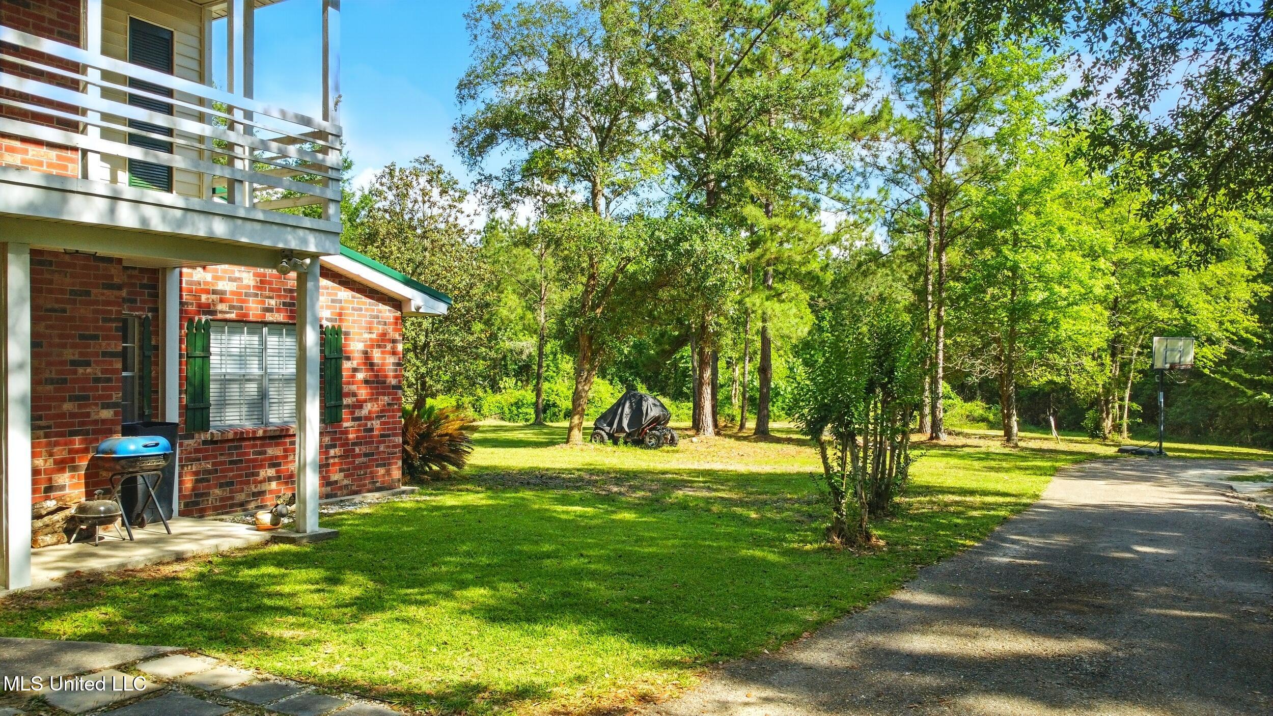 18 Shamrock Lane, Carriere, Mississippi image 11