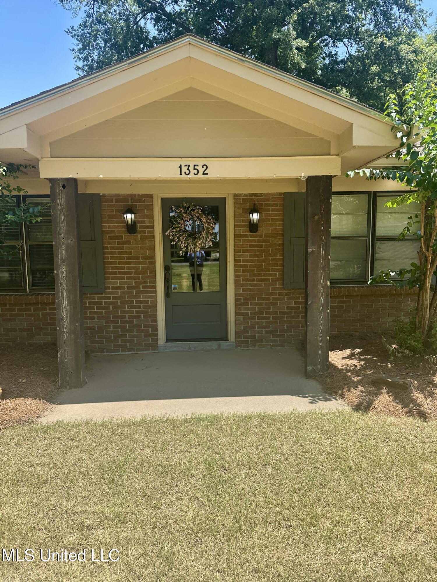 1352 Memorial Drive, Cleveland, Mississippi image 2