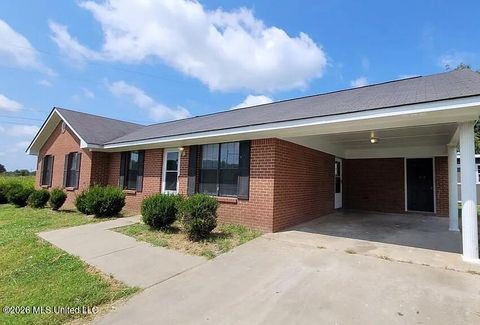 Homes For Sale - 56 T And D Road<br/> Leland, MS 38756