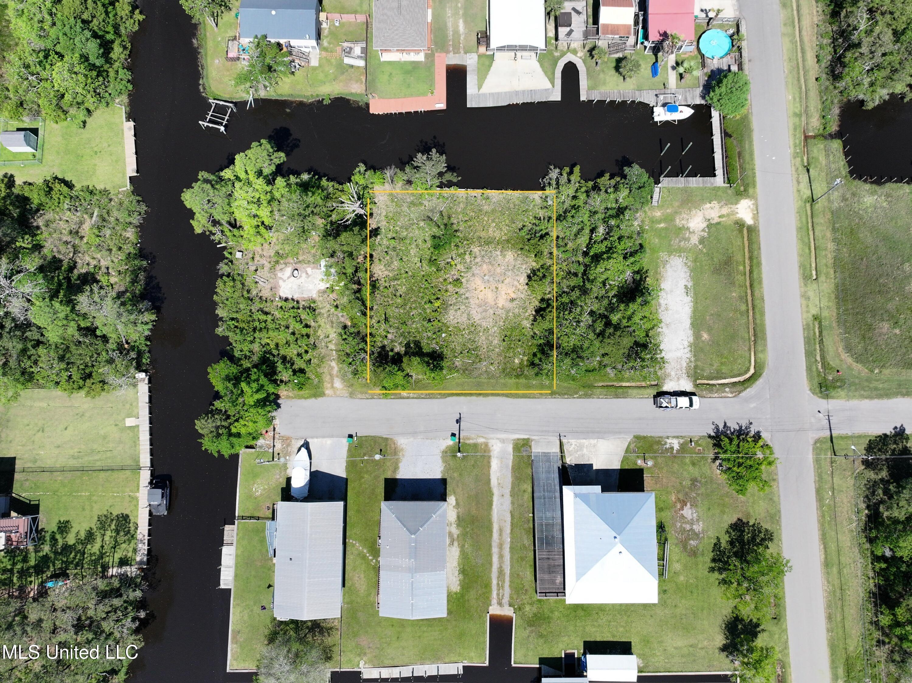 10009 Louisiana Street, Bay Saint Louis, Mississippi image 5