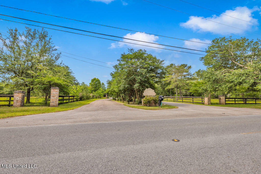 24071 Cuevas Delisle Road, Pass Christian, Mississippi image 30