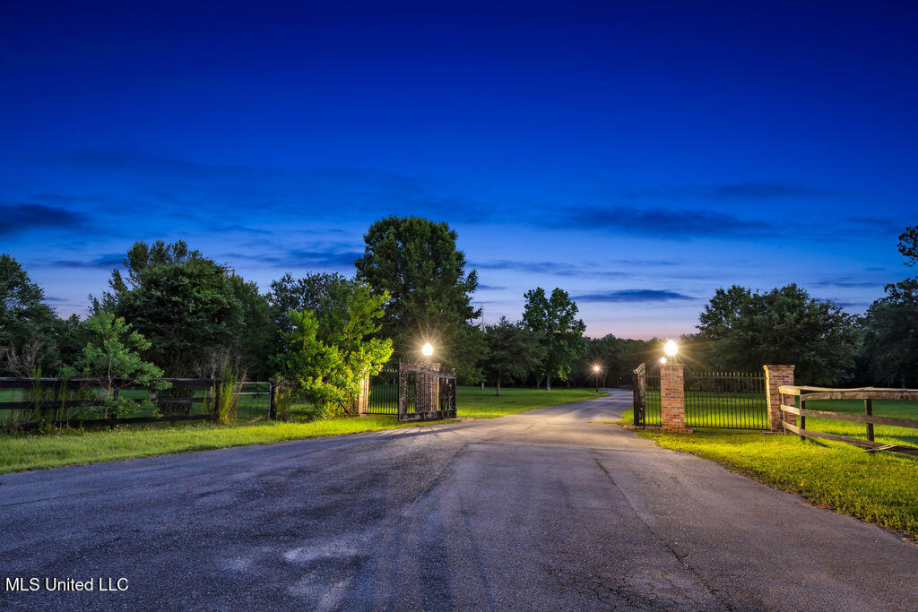24071 Cuevas Delisle Road, Pass Christian, Mississippi image 14