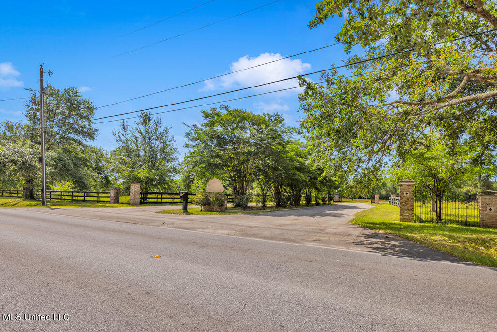 24071 Cuevas Delisle Road, Pass Christian, Mississippi image 29