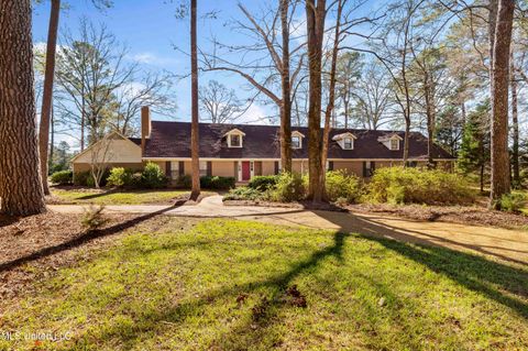 Homes For Sale - 102 Creekwood Drive<br/> Flowood, MS 39232