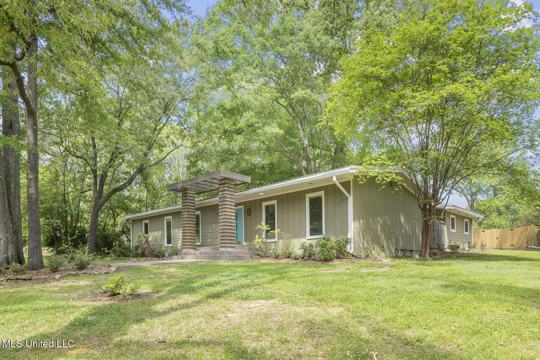 1980 Aztec Drive, Jackson, Mississippi image 2