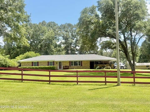 Homes For Sale - 1096 Ms-570<br/> Summit, MS 39666