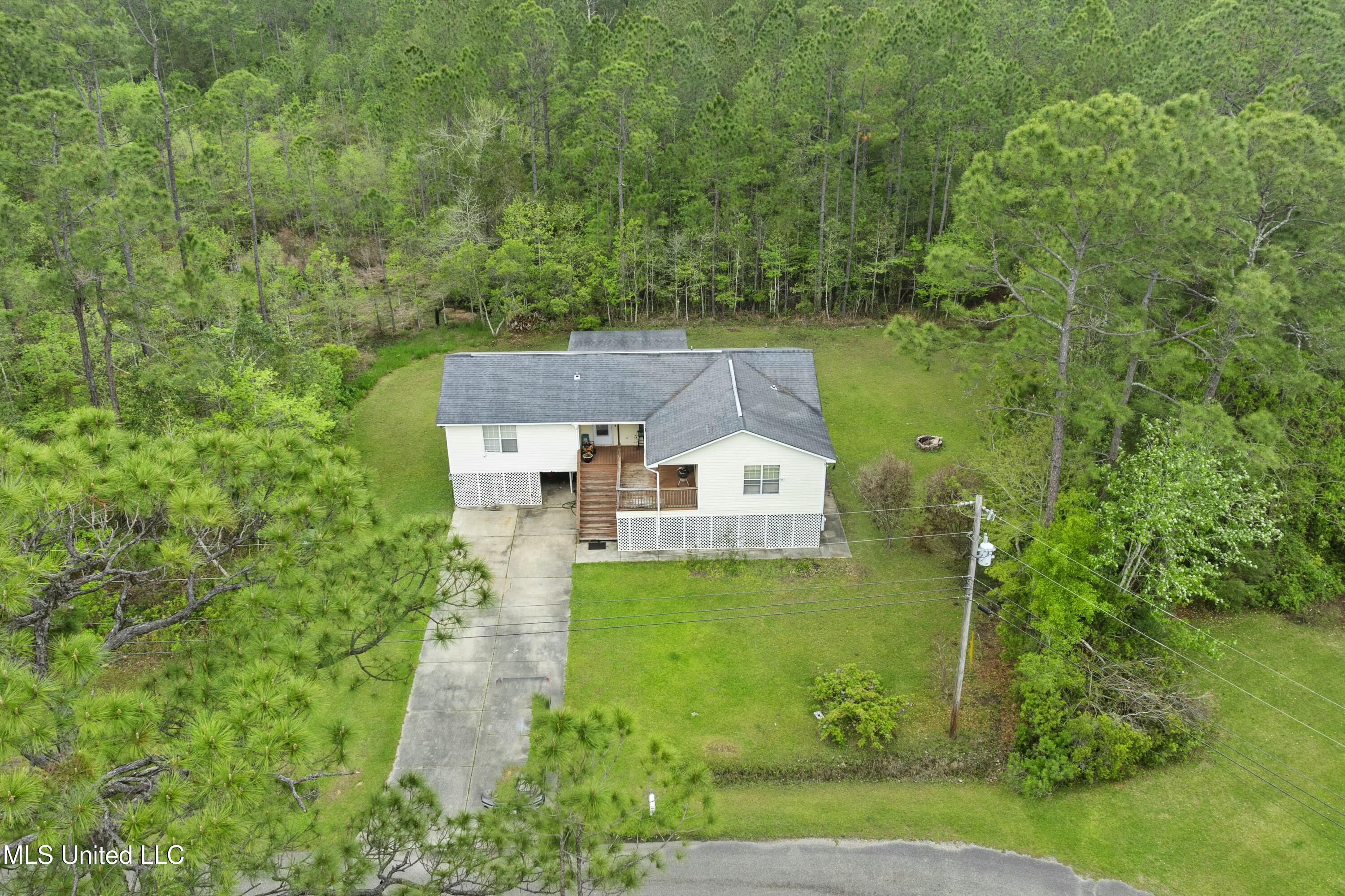 15075 Ponotoc Drive, Kiln, Mississippi image 2