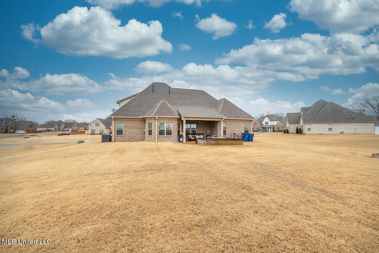 8297 Jack Thomas Cove, Olive Branch, Mississippi image 38