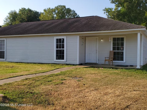 Homes For Sale - 101 W 10th Street<br/> Verona, MS 38879