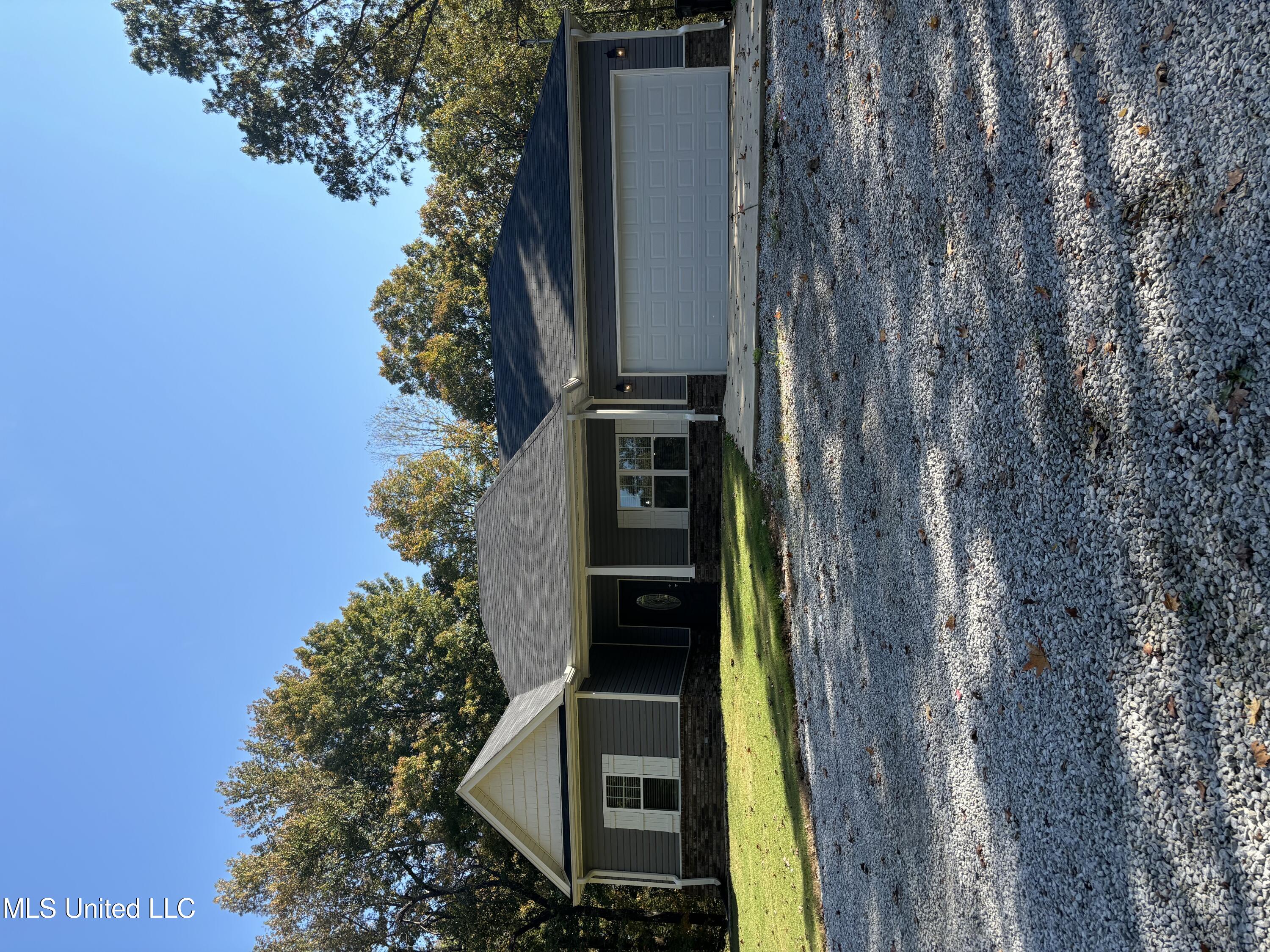 78 Beechtree Lane, Byhalia, Mississippi image 1