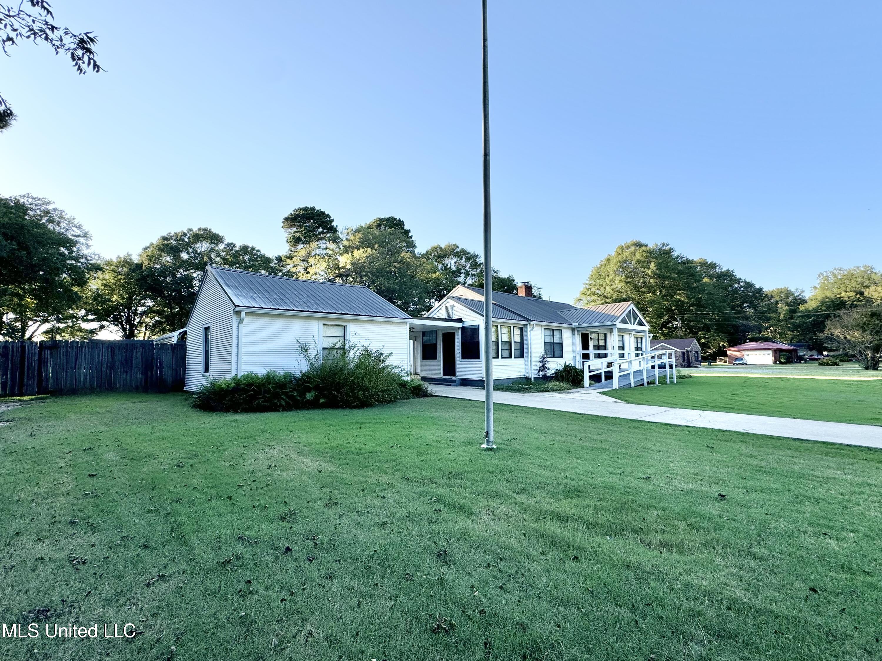 735 Dougherty Street, Coldwater, Mississippi image 5