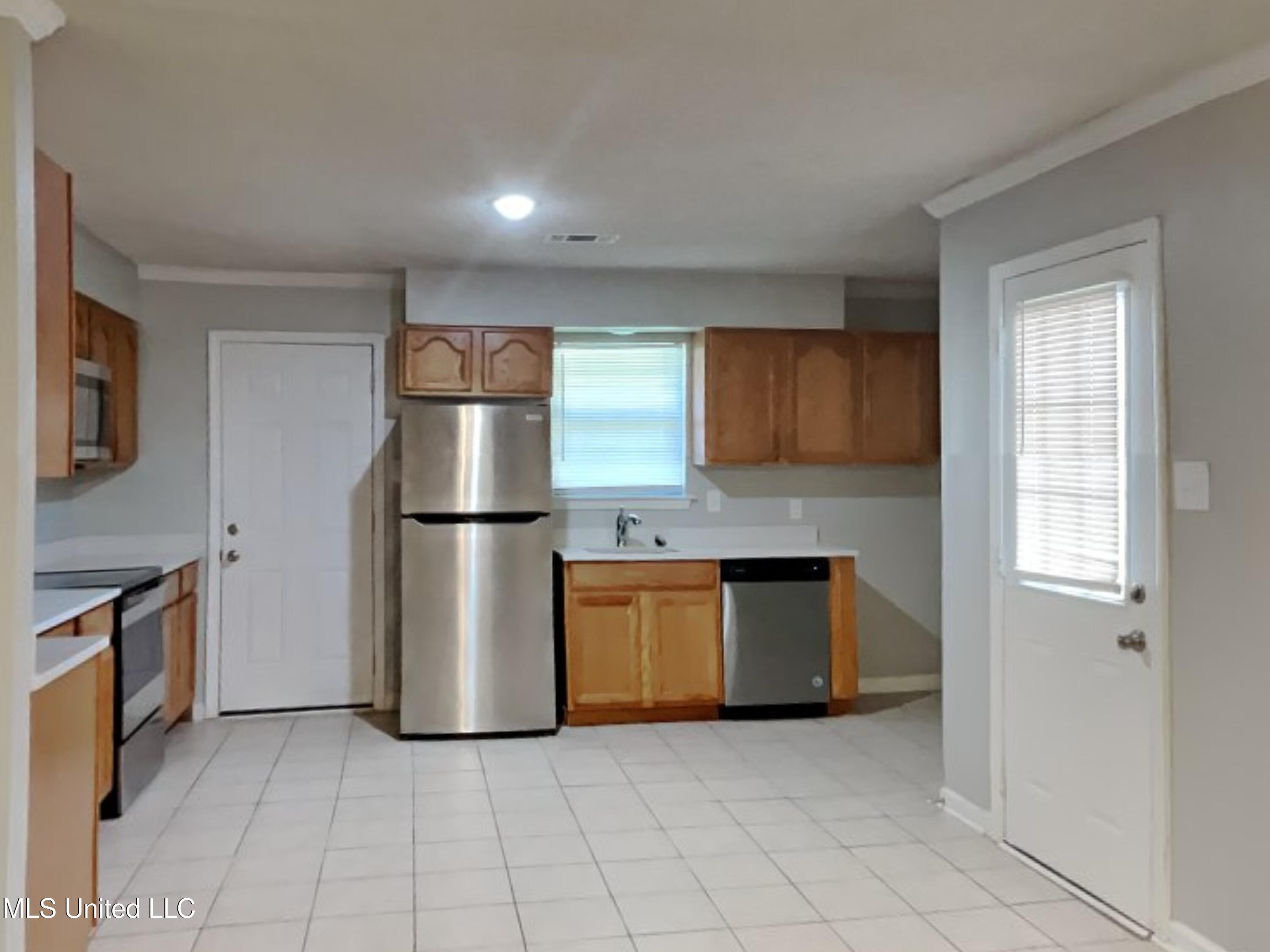 6525 Yorkshire Road, Horn Lake, Mississippi image 3