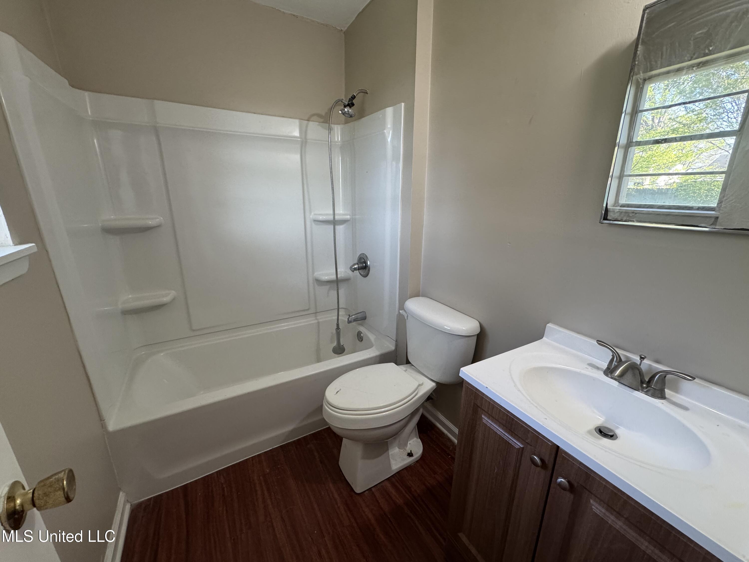 240 W Lee Drive, Clarksdale, Mississippi image 3