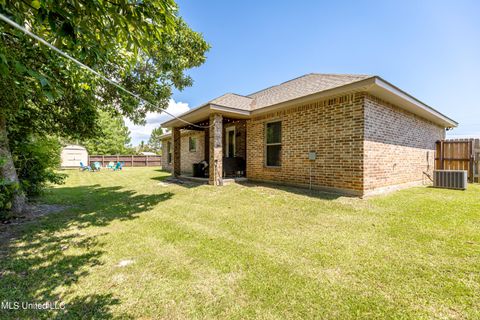 Single Family Residence in Ocean Springs MS 1020 Pelican Cove 50.jpg