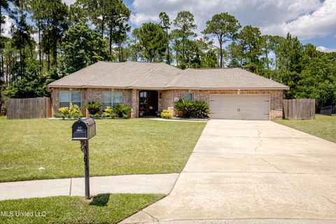 Single Family Residence in Ocean Springs MS 1020 Pelican Cove 3.jpg