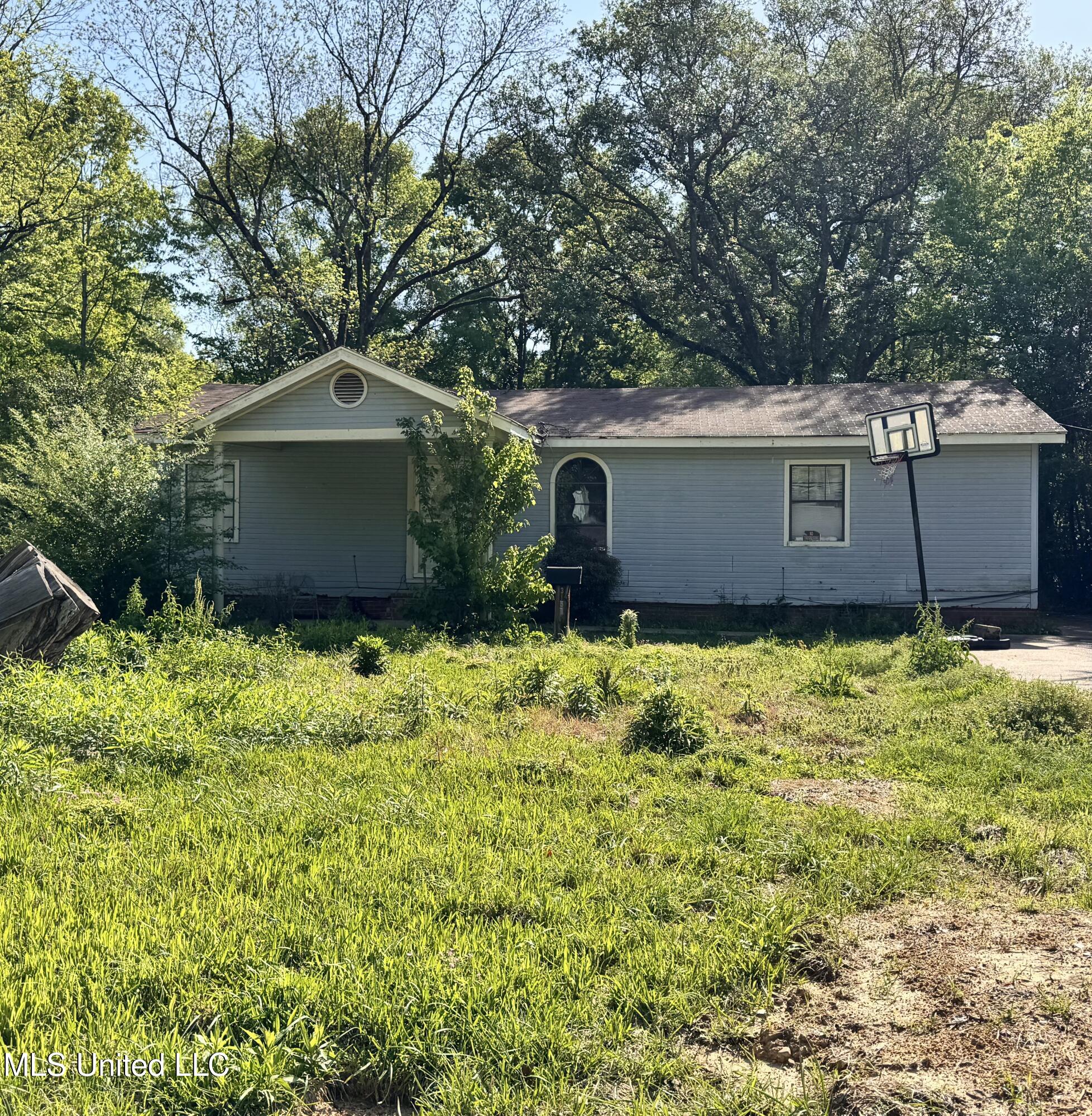 3158 Monticello Drive, Jackson, Mississippi image 1
