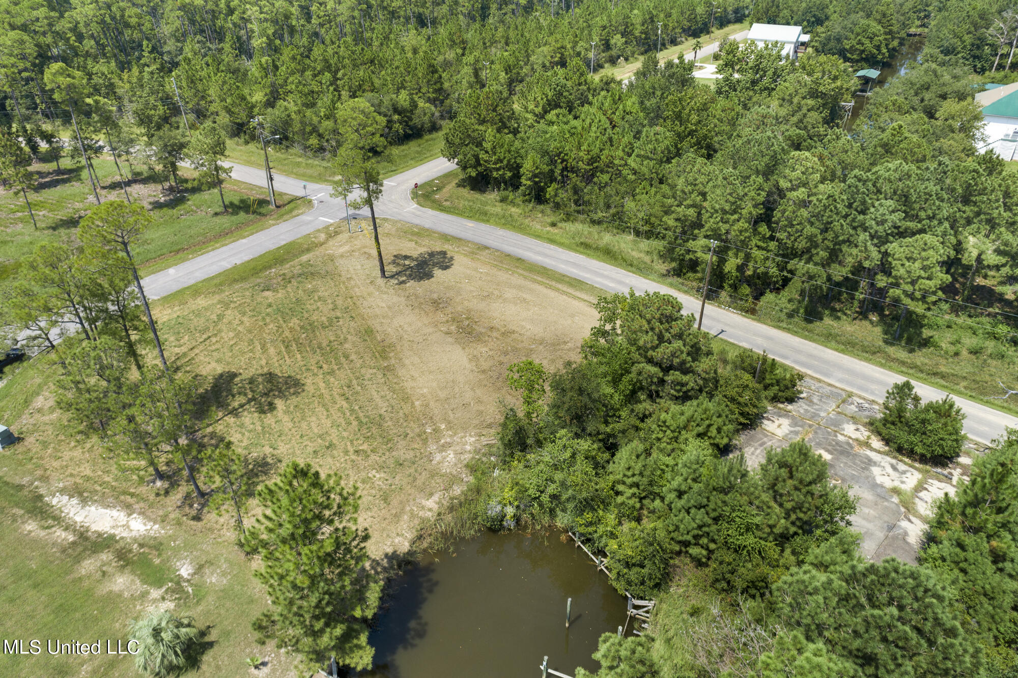 Nhn Kalaepohuku Drive, Diamondhead, Mississippi image 9