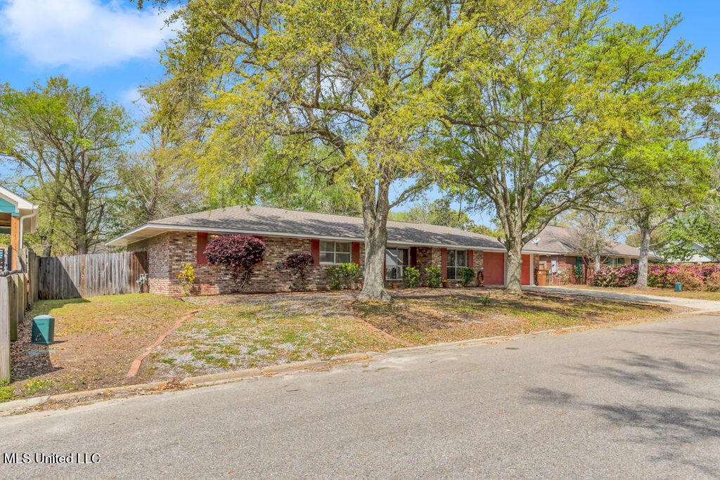 226 Boggs Circle, Long Beach, Mississippi image 2