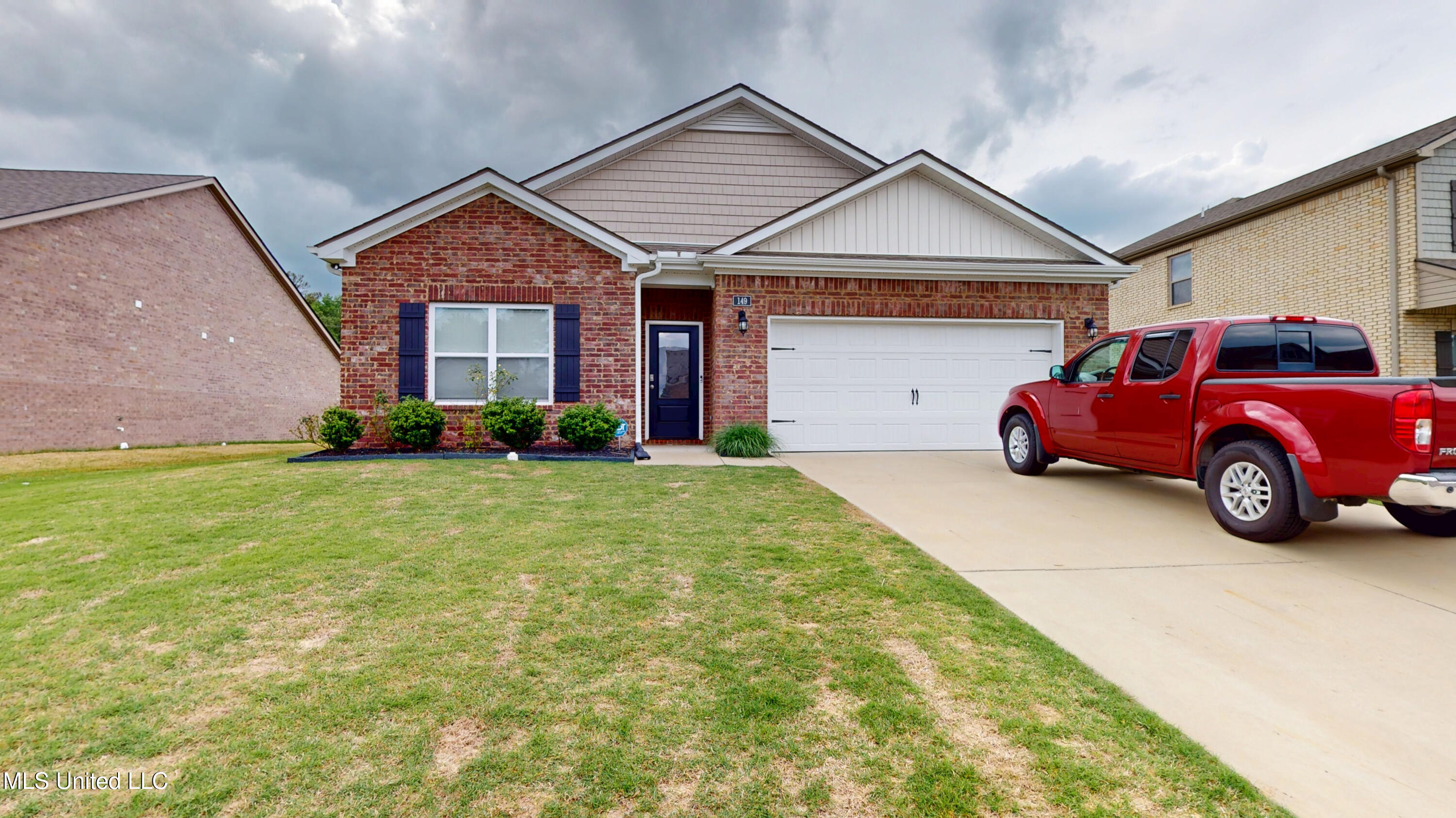149 Twin Lakes Drive, Byhalia, Mississippi image 1