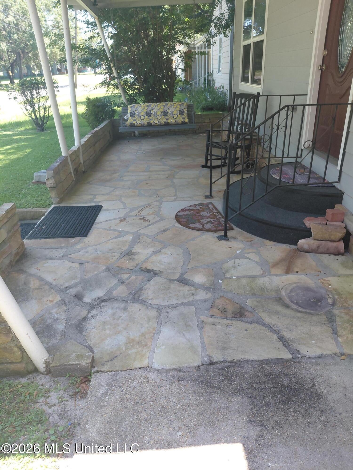 255 Hopkins Boulevard - Photo 4
