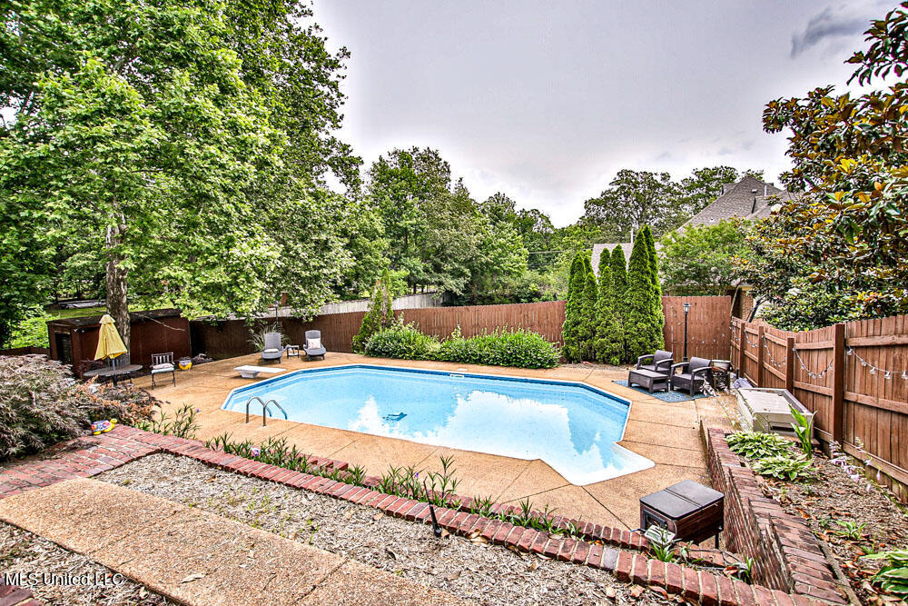 Nesbit, Mississippi 38651, United States, 5 Bedrooms Bedrooms, ,3 BathroomsBathrooms,Residential,Active,147804