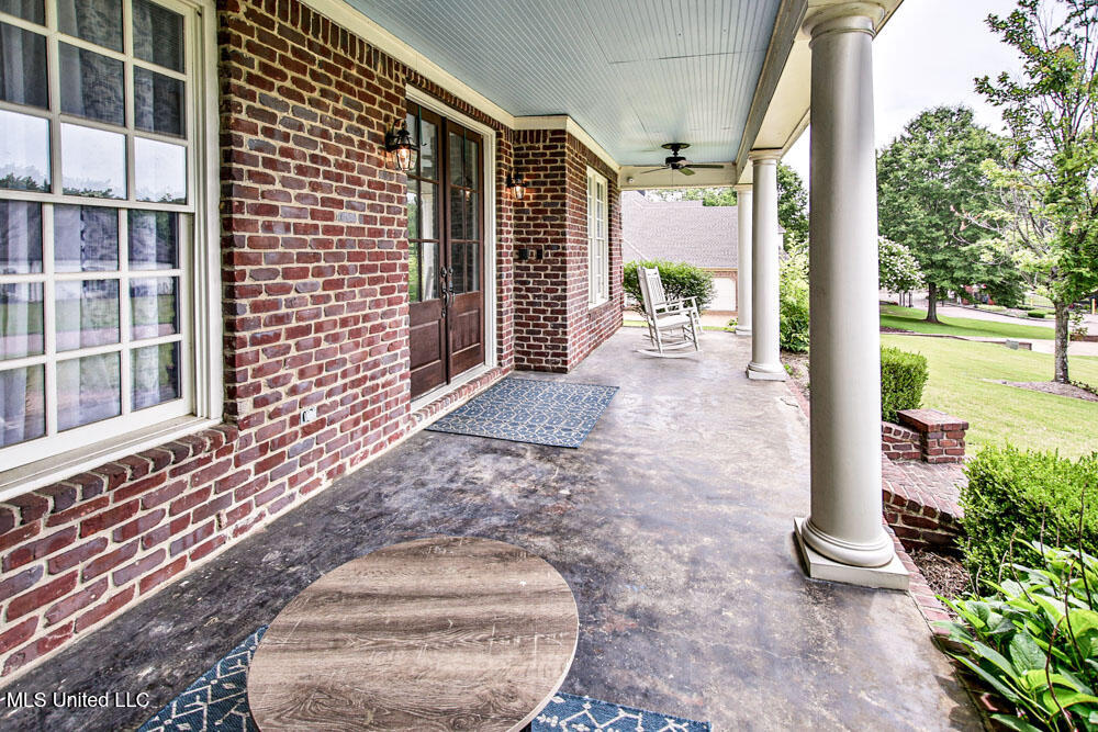 Nesbit, Mississippi 38651, United States, 5 Bedrooms Bedrooms, ,3 BathroomsBathrooms,Residential,Active,147804