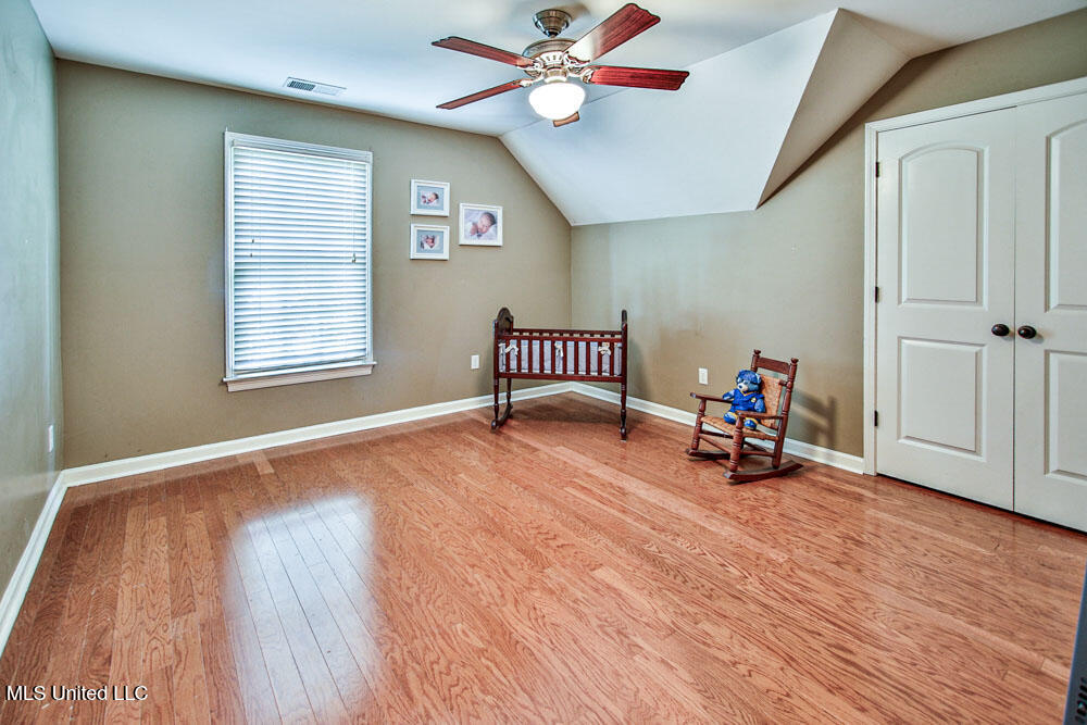 Nesbit, Mississippi 38651, United States, 5 Bedrooms Bedrooms, ,3 BathroomsBathrooms,Residential,Active,147804