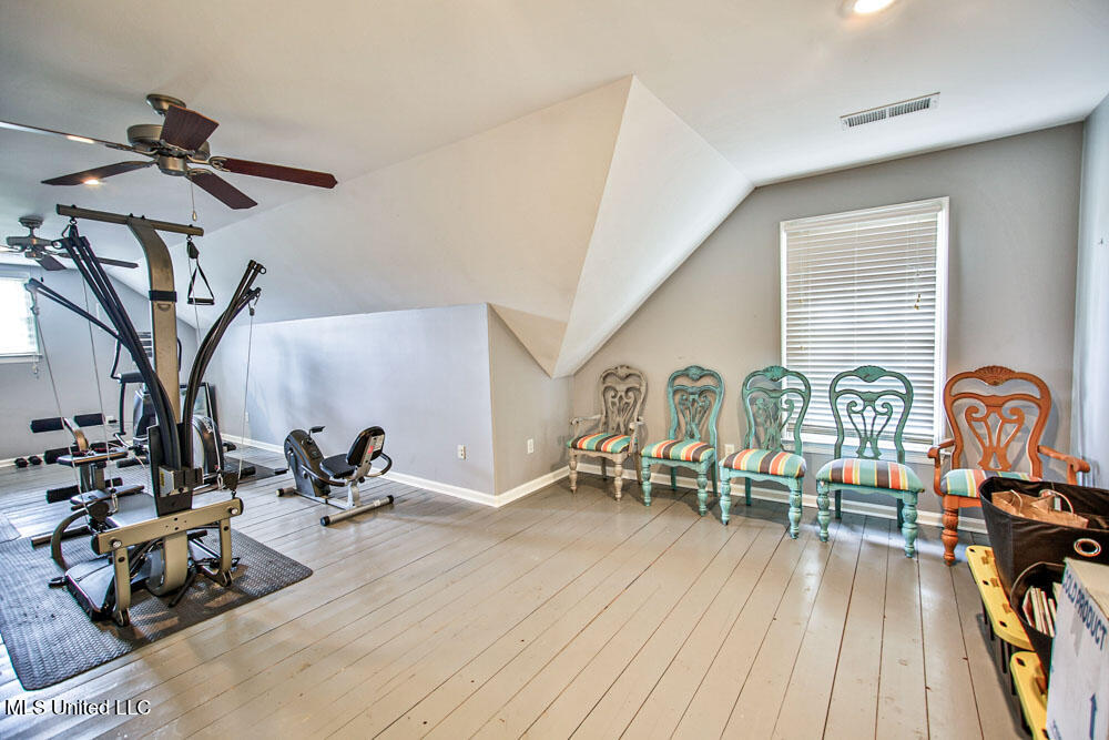 Nesbit, Mississippi 38651, United States, 5 Bedrooms Bedrooms, ,3 BathroomsBathrooms,Residential,Active,147804