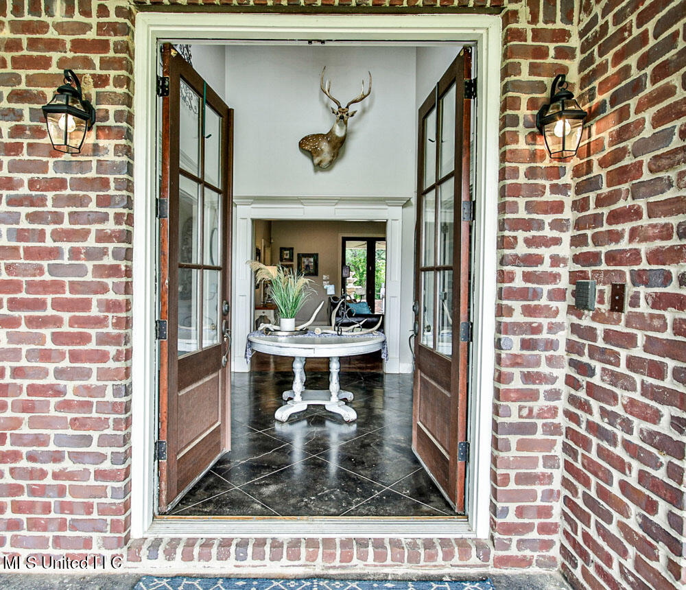 Nesbit, Mississippi 38651, United States, 5 Bedrooms Bedrooms, ,3 BathroomsBathrooms,Residential,Active,147804