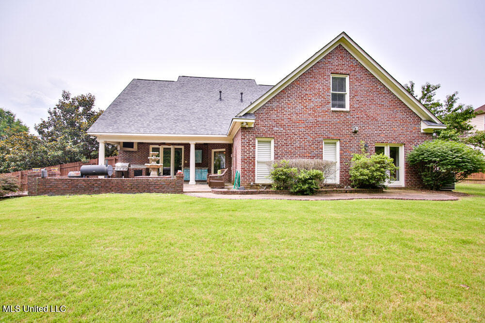 Nesbit, Mississippi 38651, United States, 5 Bedrooms Bedrooms, ,3 BathroomsBathrooms,Residential,Active,147804