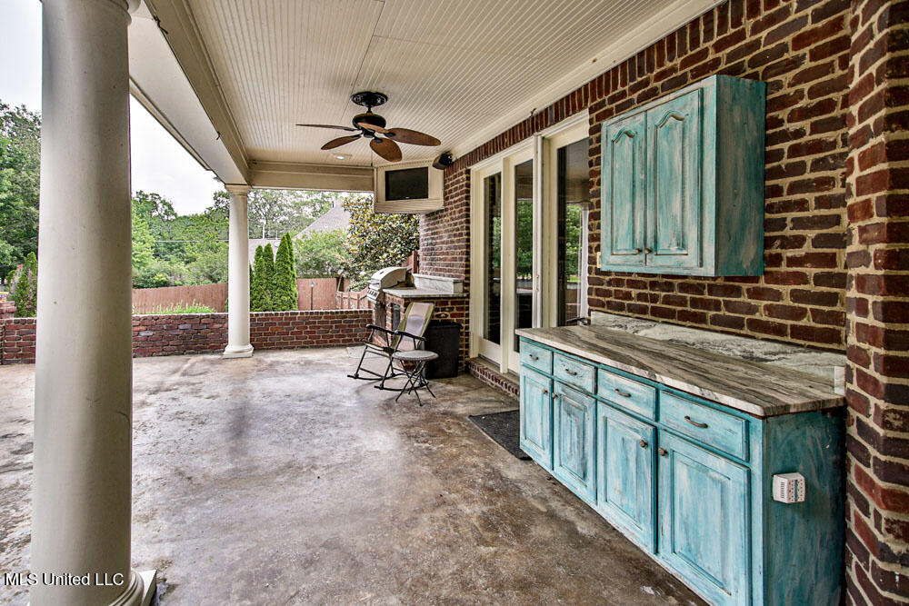 Nesbit, Mississippi 38651, United States, 5 Bedrooms Bedrooms, ,3 BathroomsBathrooms,Residential,Active,147804