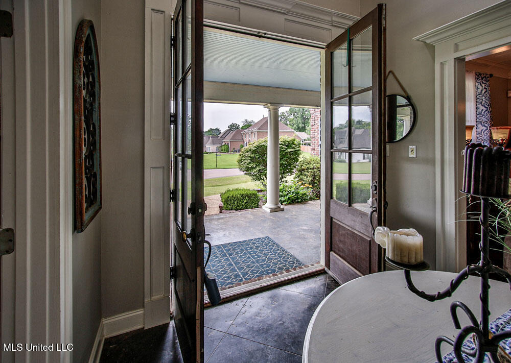 Nesbit, Mississippi 38651, United States, 5 Bedrooms Bedrooms, ,3 BathroomsBathrooms,Residential,Active,147804