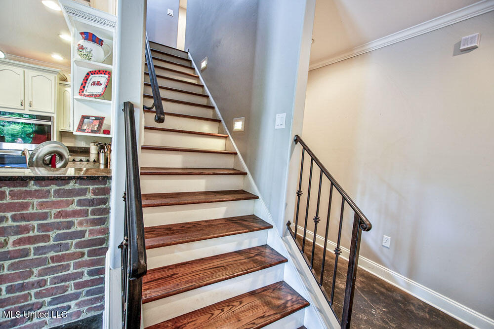 Nesbit, Mississippi 38651, United States, 5 Bedrooms Bedrooms, ,3 BathroomsBathrooms,Residential,Active,147804