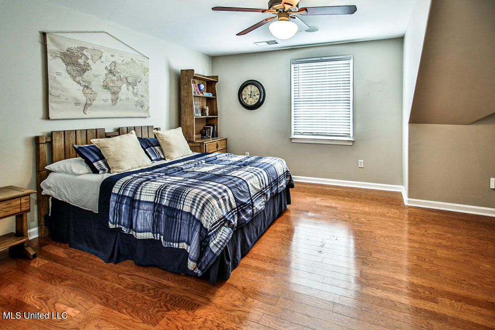 Nesbit, Mississippi 38651, United States, 5 Bedrooms Bedrooms, ,3 BathroomsBathrooms,Residential,Active,147804