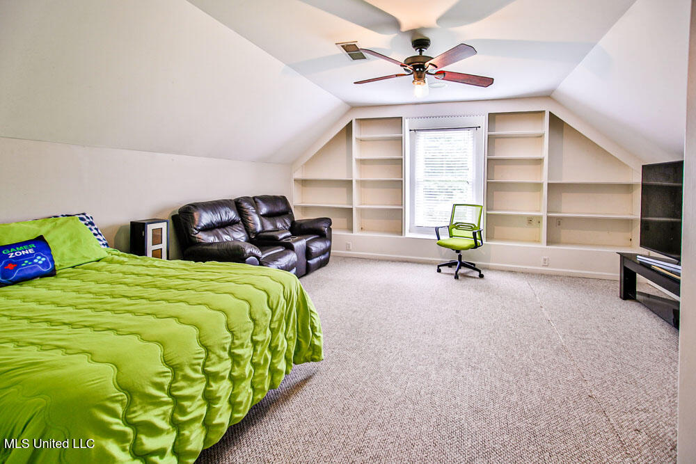 Nesbit, Mississippi 38651, United States, 5 Bedrooms Bedrooms, ,3 BathroomsBathrooms,Residential,Active,147804