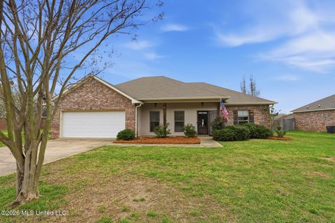 Homes For Sale - 550 Oak Park Circle<br/> Pearl, MS 39208