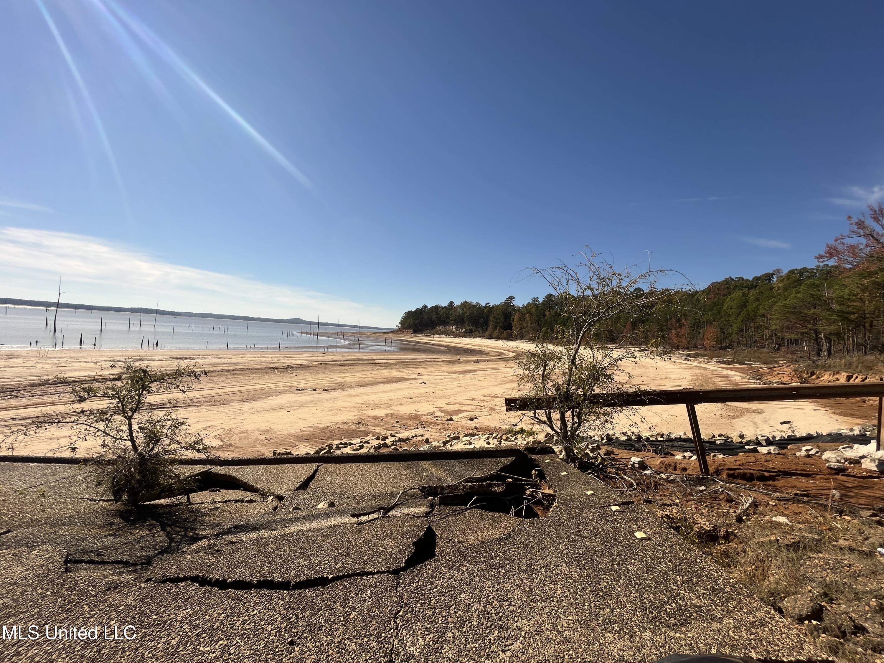 Carver Point Road, Coffeeville, Mississippi image 36