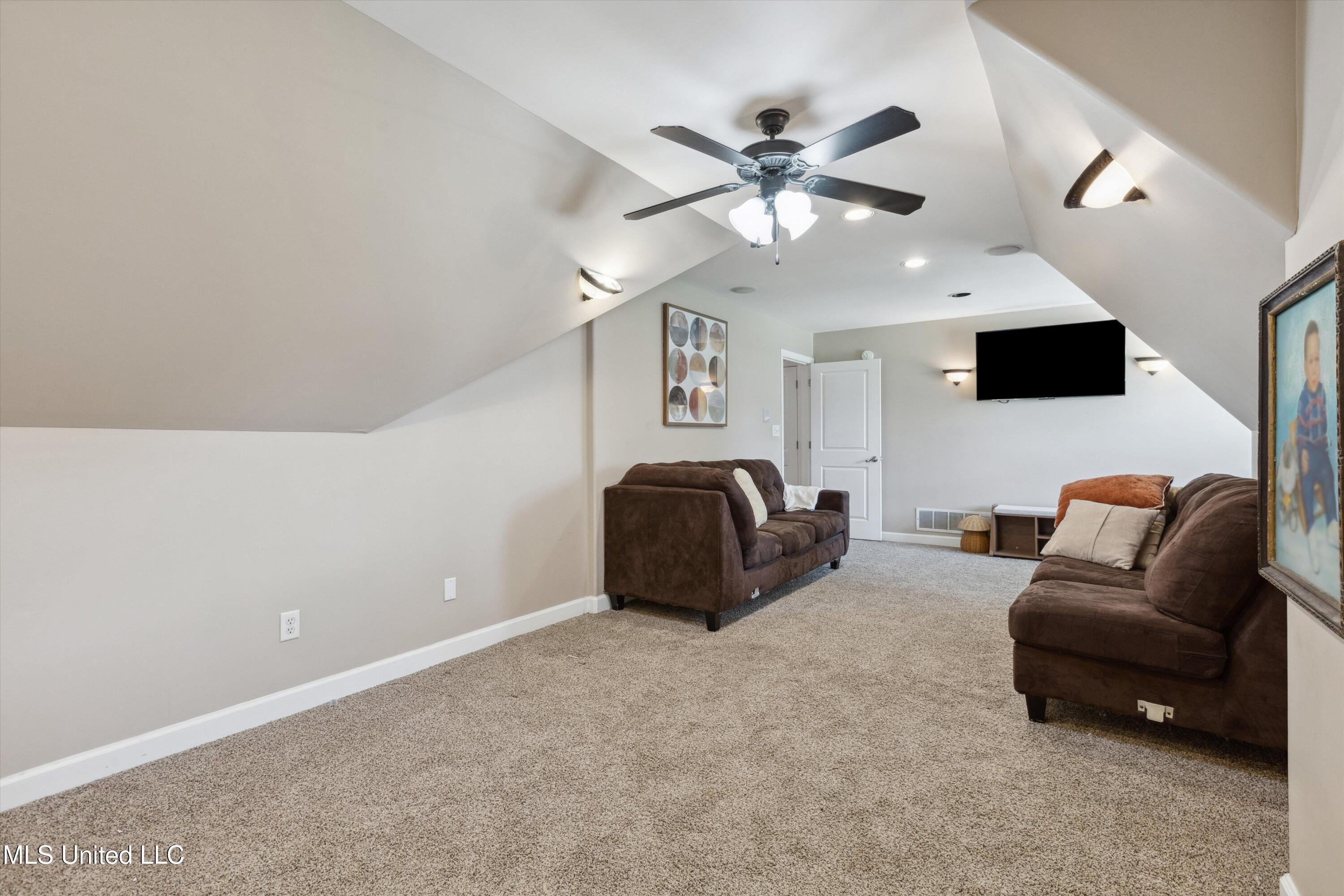 2196 Little Elk Cove, Southaven, Mississippi image 28
