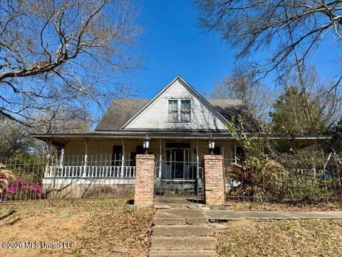 Homes For Sale - 842 S 3rd Street<br/> Wilkinson County, Woodville, MS 39669