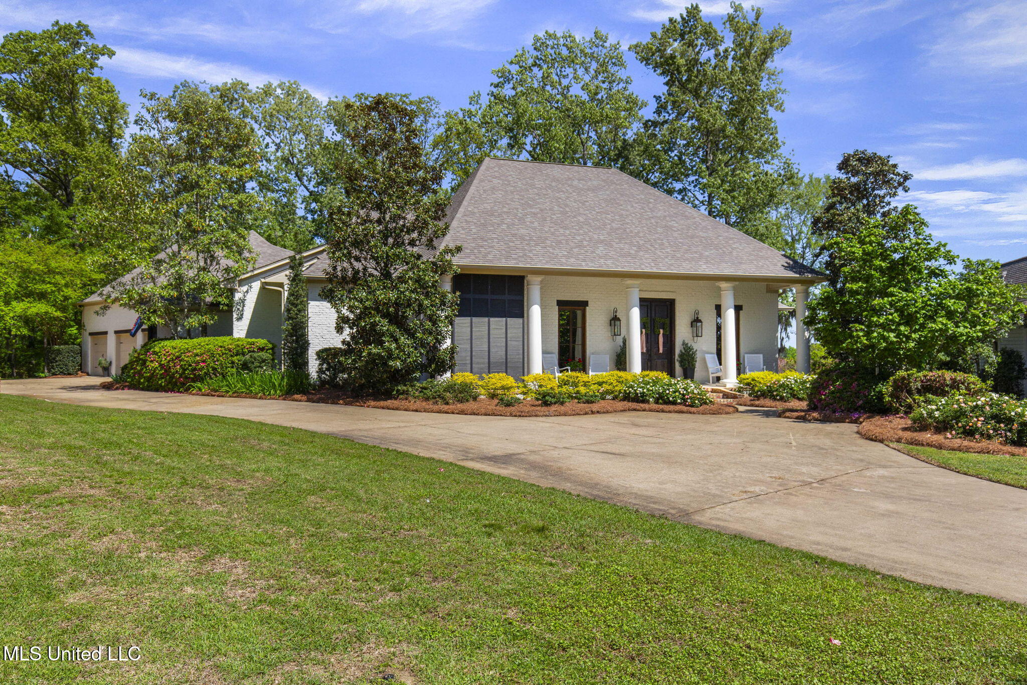 150 Cedar Woods Cove, Madison, Mississippi image 1