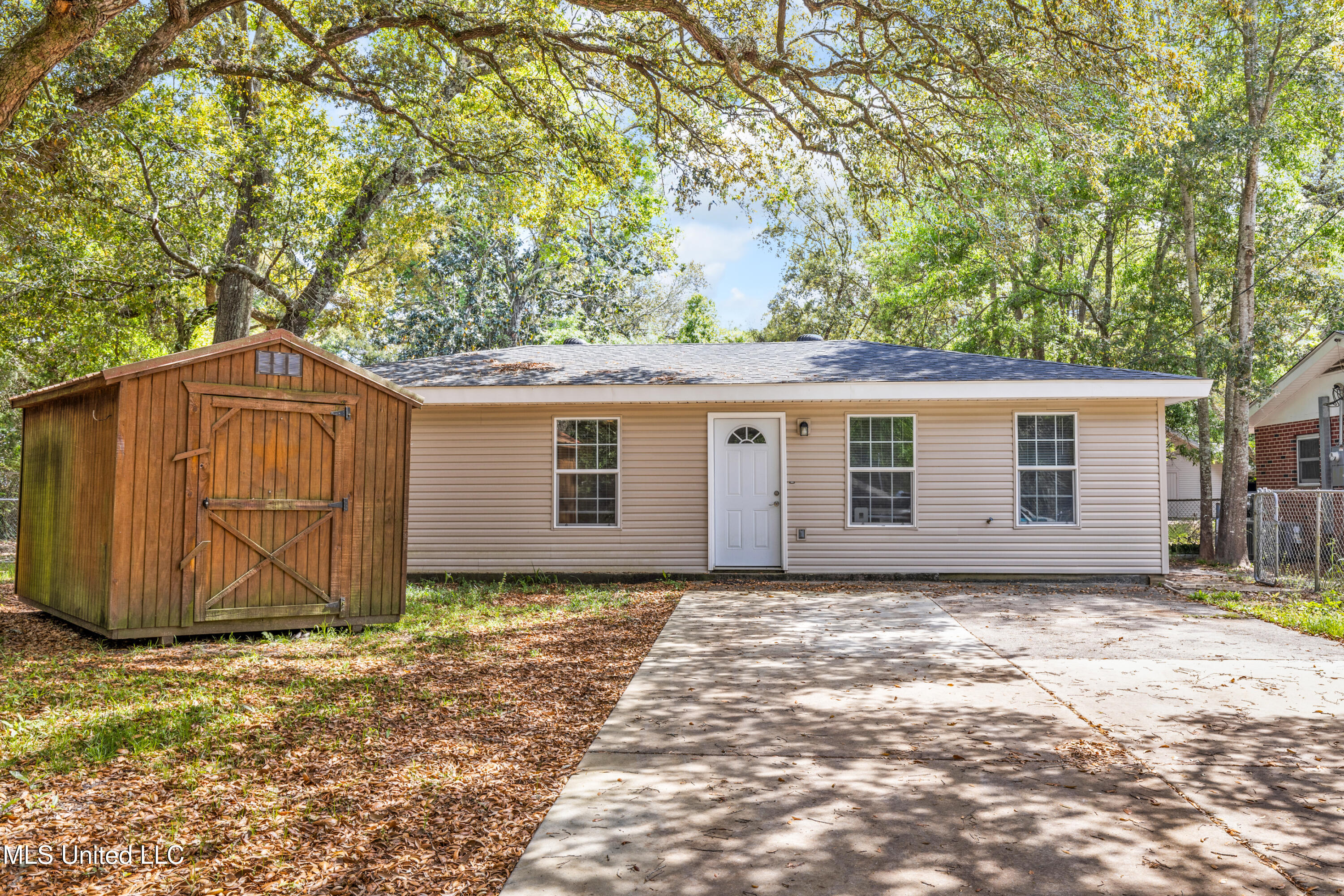 101 30th Street, Gulfport, Mississippi image 1