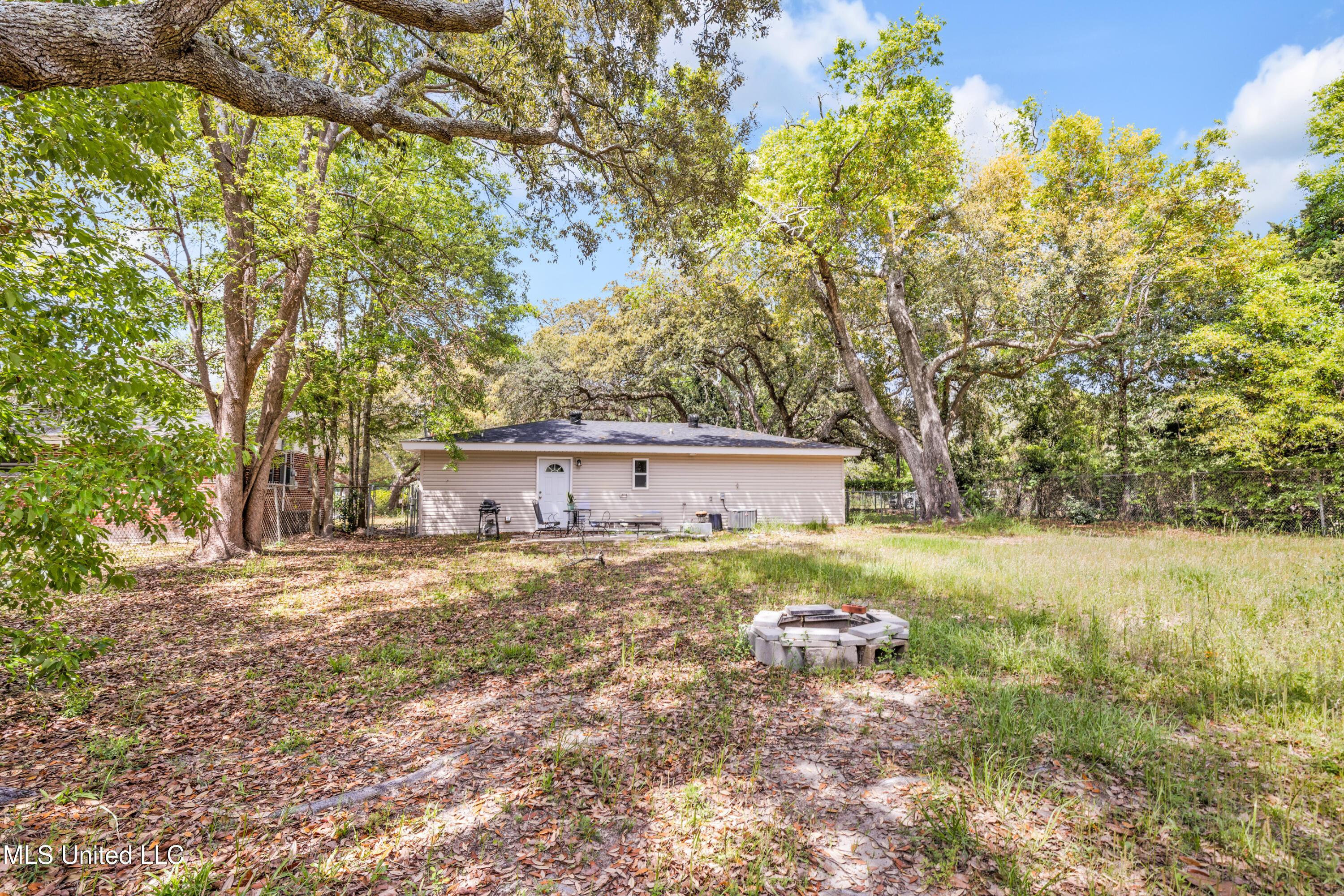 101 30th Street, Gulfport, Mississippi image 17
