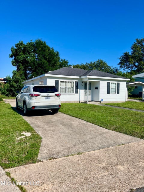 Homes For Sale - 186 Summer Place<br/> Biloxi, MS 39530