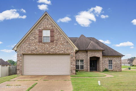 Homes For Sale - 900 Falcon Street<br/> Tate County, Senatobia, MS 38668