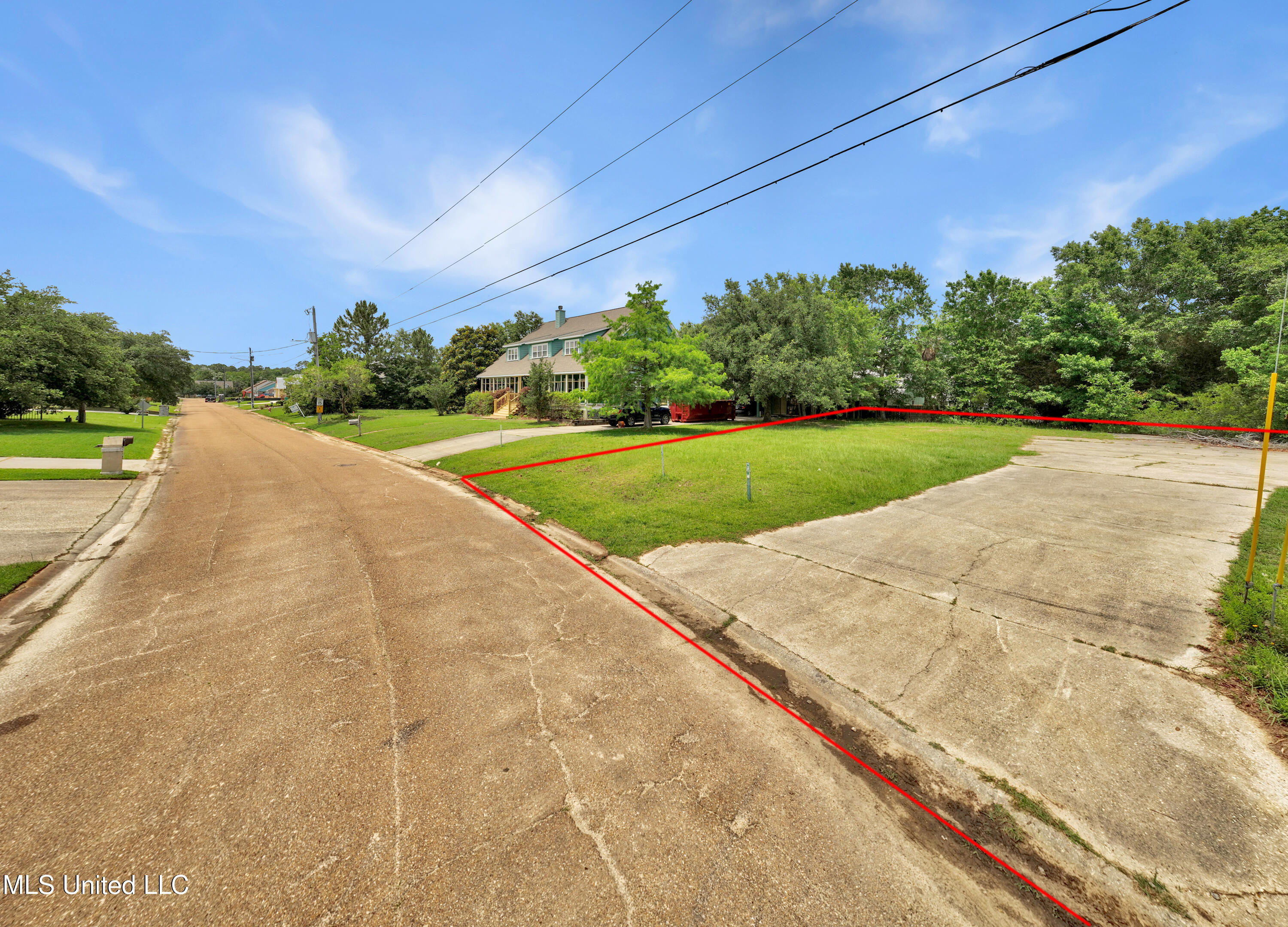 108 Seabrook Drive, Waveland, Mississippi image 2