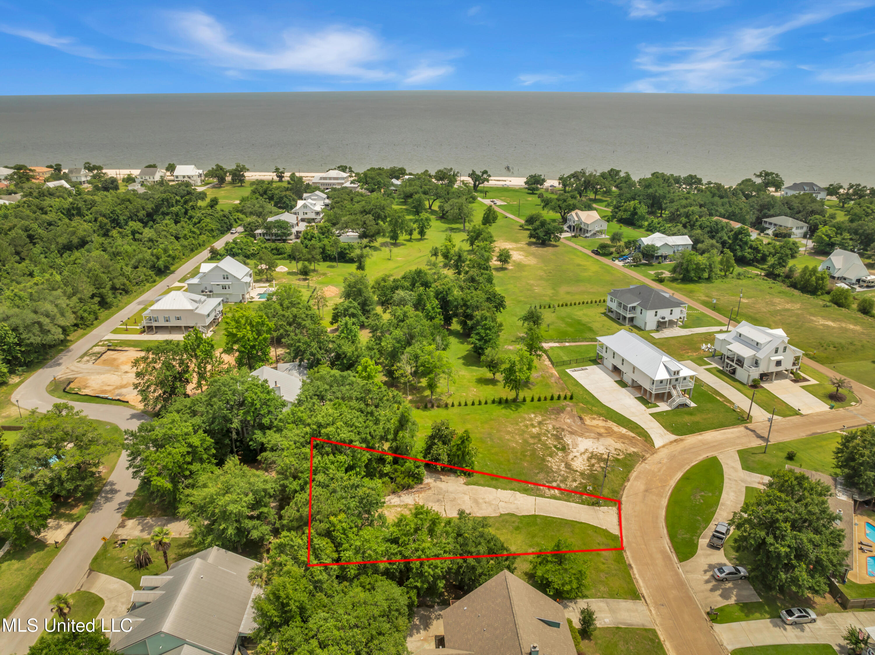 108 Seabrook Drive, Waveland, Mississippi image 5