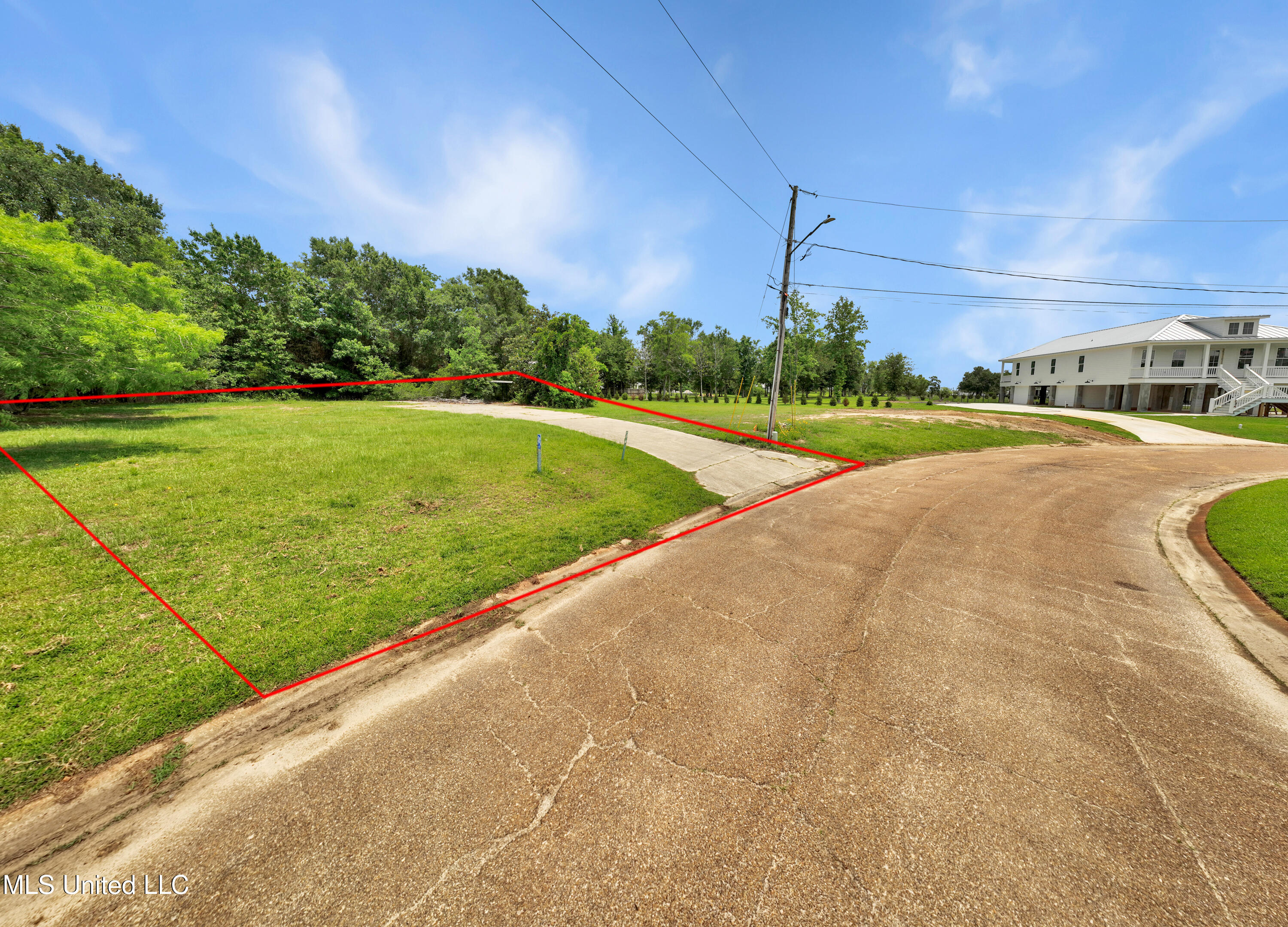 108 Seabrook Drive, Waveland, Mississippi image 3