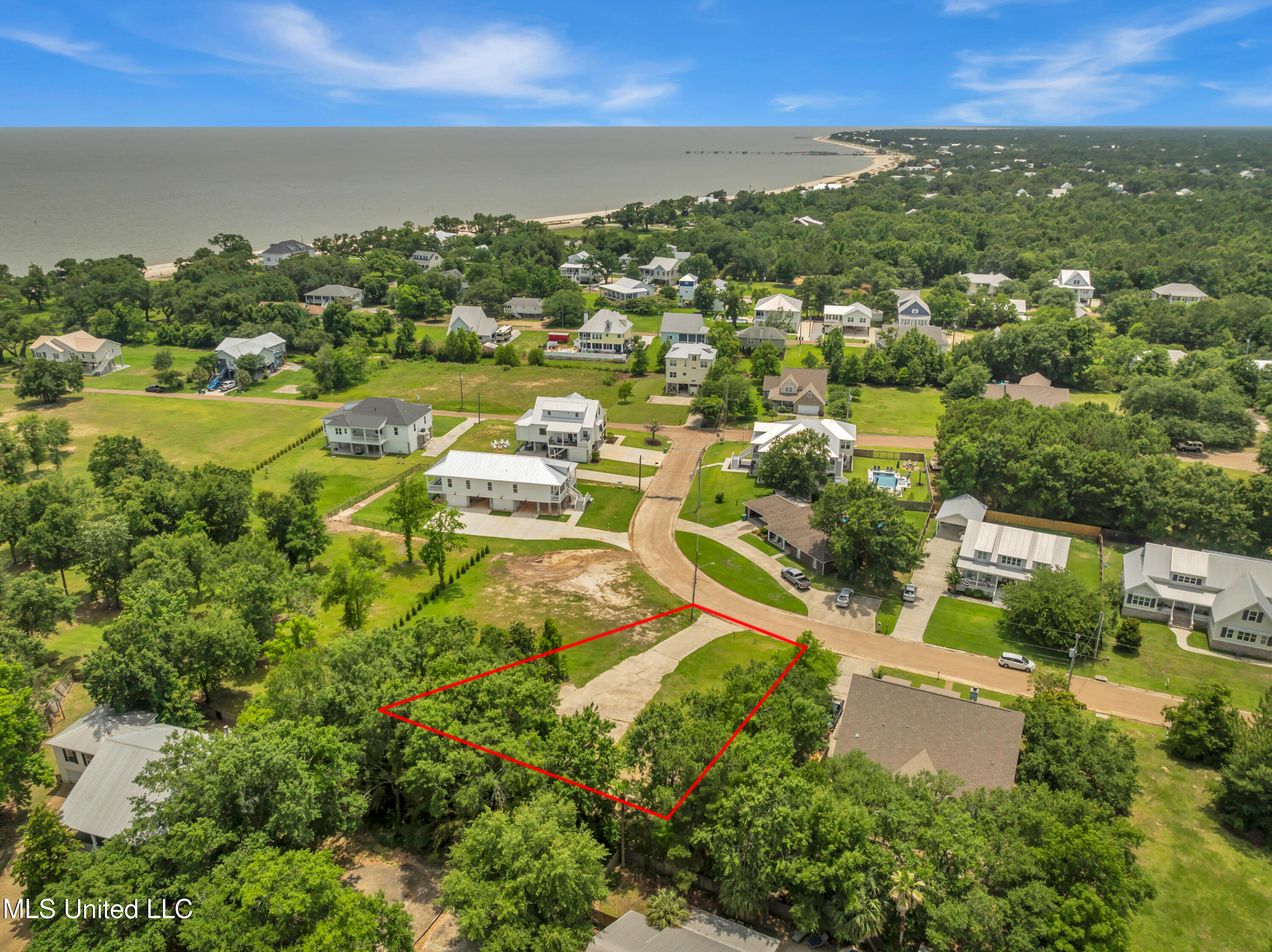 108 Seabrook Drive, Waveland, Mississippi image 4